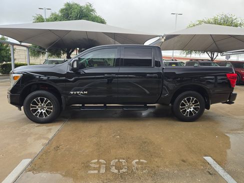Used 2024 Nissan Titan SV w/ SV Convenience Package RWD image 6