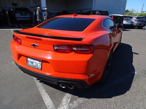 Used 2021 Chevrolet Camaro LT RWD image 4