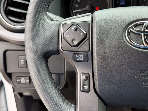 Used 2023 Toyota Tacoma TRD Off-Road AWD/4WD image 11