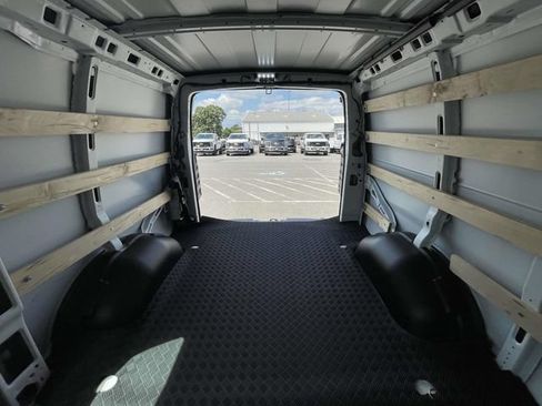 Used 2025 Chevrolet Express 2500 w/ Driver Convenience Package RWD image 12