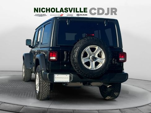 Used 2018 Jeep Wrangler Unlimited Sport S image 4
