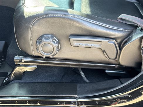 Used 2023 Jeep Gladiator Rubicon w/ Cold Weather Group image 17