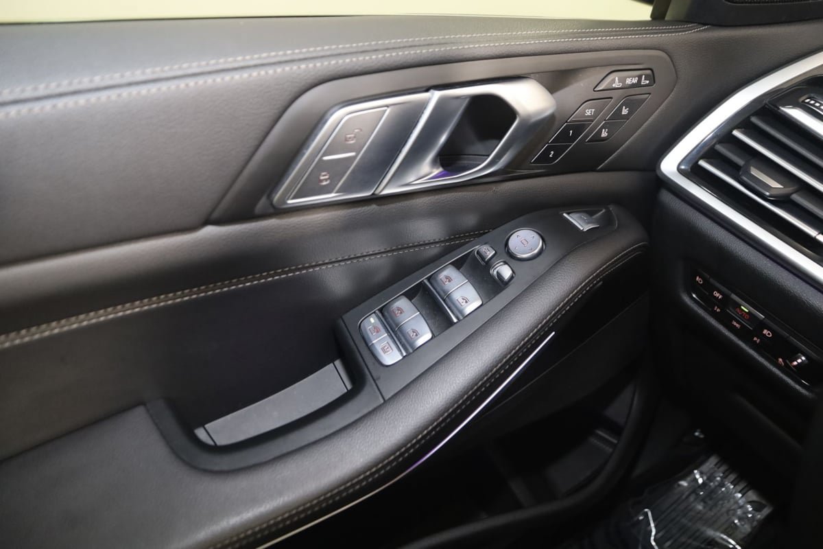 Used 2022 BMW X7 xDrive40i w/ Premium Package AWD/4WD image 36