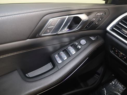 Used 2022 BMW X7 xDrive40i w/ Premium Package AWD/4WD image 36
