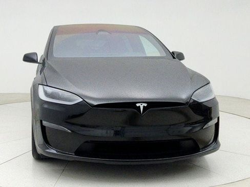 Used 2024 Tesla Model X image 2