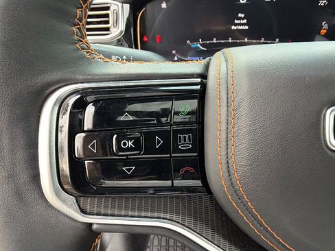 Used 2025 Jeep Grand Wagoneer Series III w/ Rear Seat Video Group 1 AWD/4WD image 31