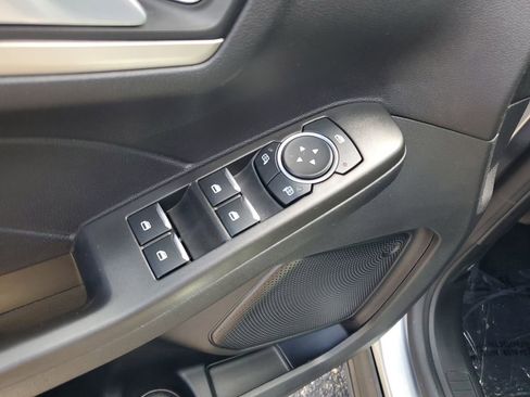 Used 2021 Ford Escape SE w/ Convenience Package FWD image 9