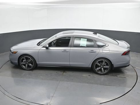 Used 2024 Honda Accord Sport image 29