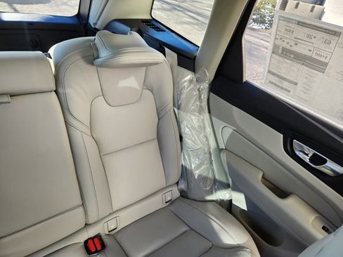 New 2026 Volvo XC60 T8 Ultra w/ Protection Package Premier image 15