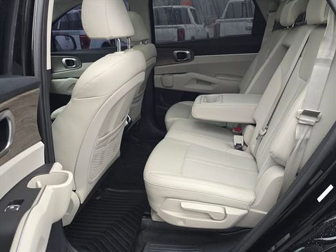 Used 2022 Kia Sorento S w/ Panoramic Sunroof Package image 16