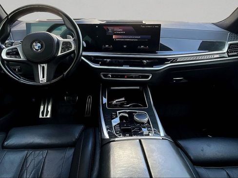 Used 2023 BMW X7 M60i image 8