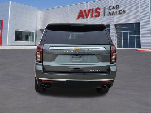 Used 2023 Chevrolet Suburban Premier image 5