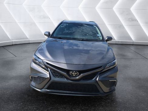 Used 2024 Toyota Camry SE FWD image 2