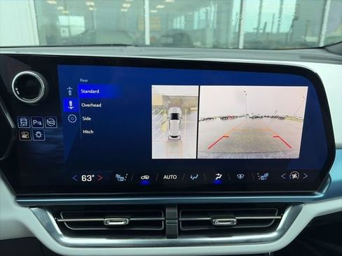 Used 2025 Chevrolet Equinox EV LT FWD image 10