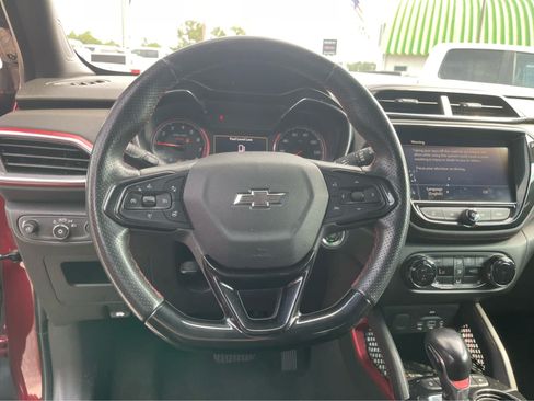 Used 2022 Chevrolet TrailBlazer RS w/ Technology Package FWD image 15