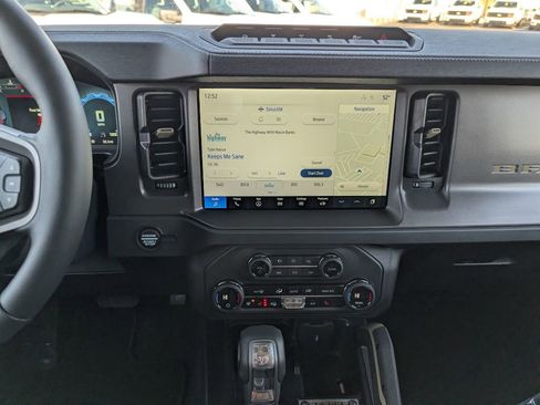 New 2025 Ford Bronco Badlands image 13