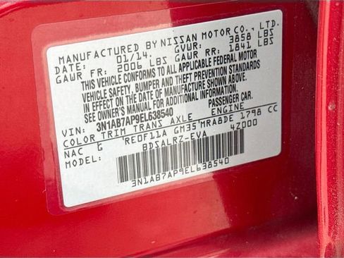Used 2014 Nissan Sentra SR w/ Premium Package FWD image 31