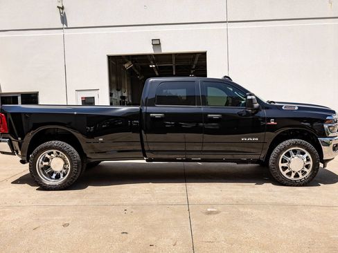 Used 2025 RAM 3500 Big Horn AWD/4WD image 4