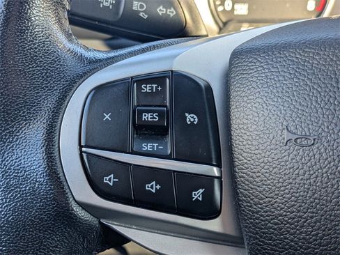 Used 2022 Ford Explorer XLT image 24