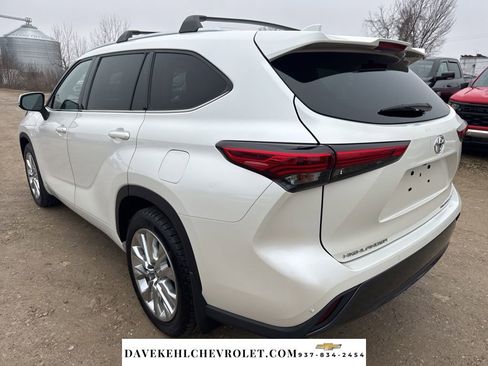 Used 2020 Toyota Highlander Limited image 3
