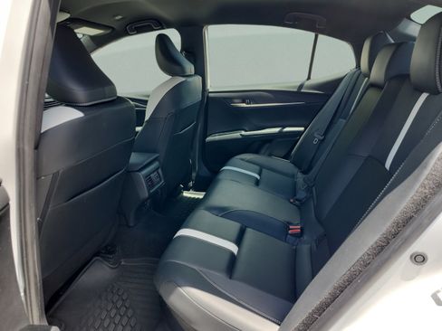 Used 2025 Toyota Camry SE w/ Convenience Package FWD image 16