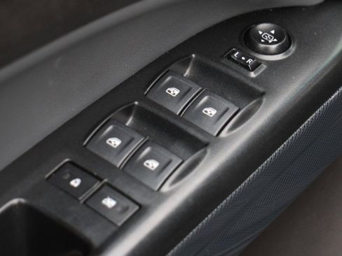 Used 2018 Chevrolet Colorado Z71 image 16