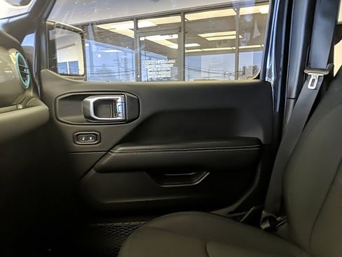 Used 2021 Jeep Wrangler Unlimited Sahara w/ Cold Weather Group image 22