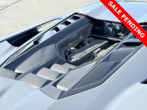 Used 2024 Lamborghini Revuelto image 12