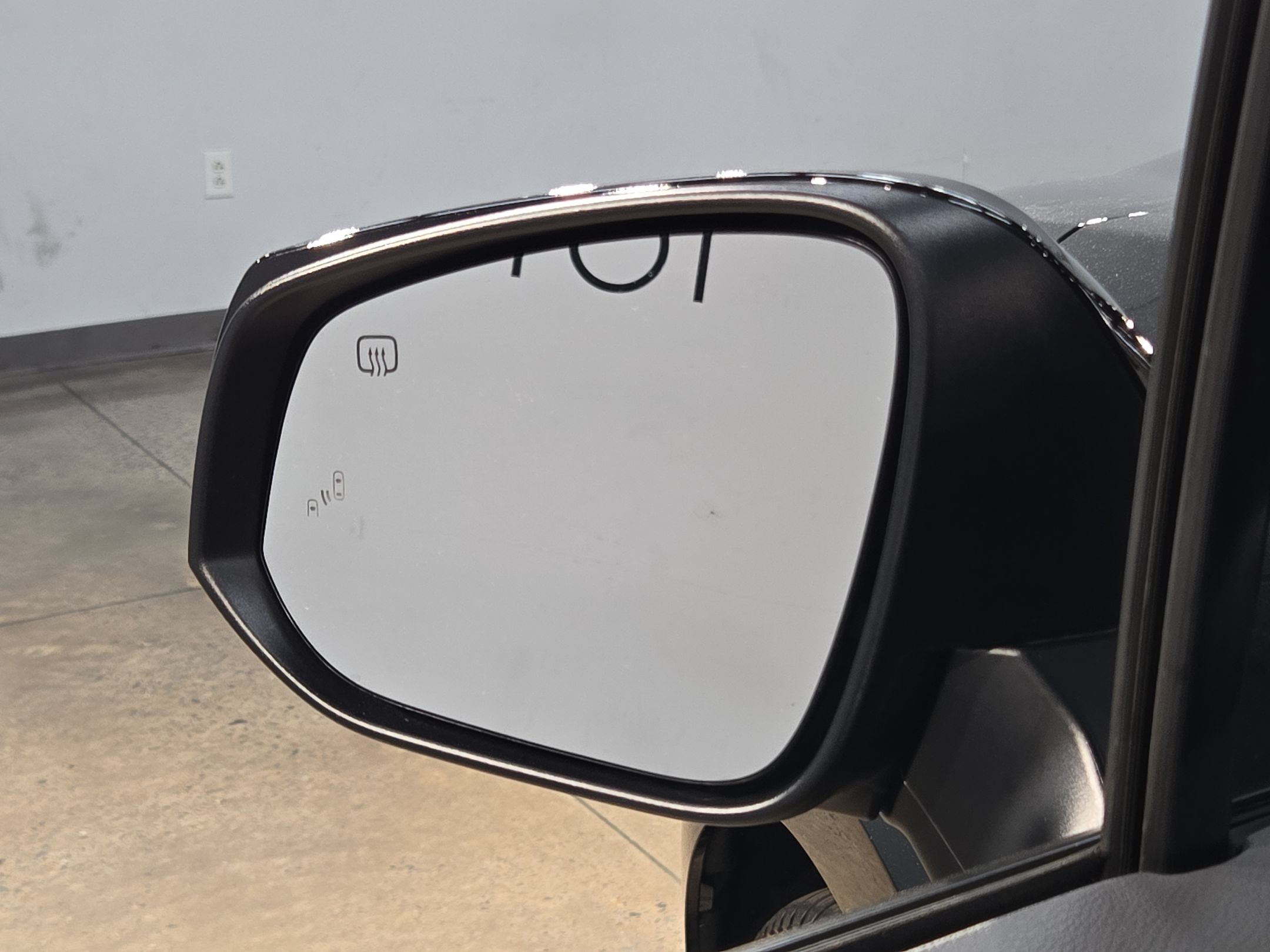 Used 2021 Toyota Sienna XSE FWD image 22