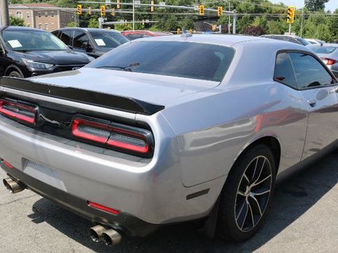 Used 2018 Dodge Challenger R/T Scat Pack w/ Leather Interior Group RWD image 7