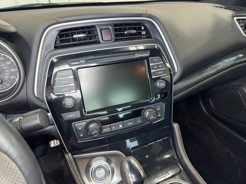 Used 2021 Nissan Maxima SR FWD image 18