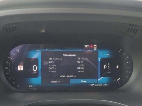 Used 2025 Volvo XC60 B5 Plus AWD/4WD image 12