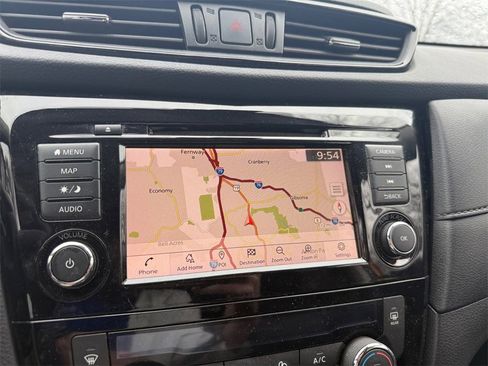 Used 2019 Nissan Rogue SV w/ Sun & Sound Touring Package image 19