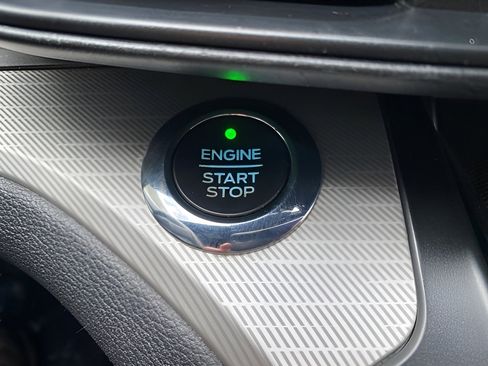 Used 2020 Ford Explorer XLT w/ Comfort Package image 23