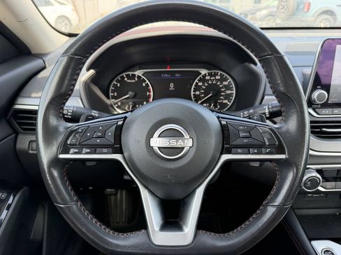 Used 2024 Nissan Altima 2.5 SR FWD image 15