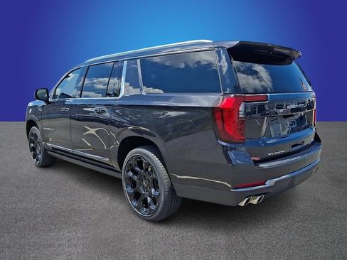 Used 2025 GMC Yukon XL Denali Ultimate AWD/4WD image 5