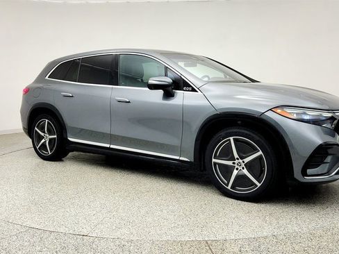 Used 2023 Mercedes-Benz EQS 580 4MATIC SUV image 3