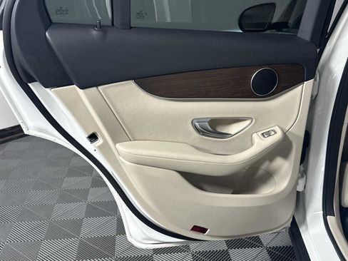 Used 2022 Mercedes-Benz GLC 300 image 27