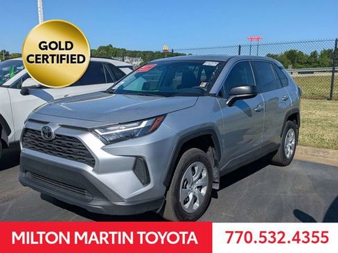 Used 2025 Toyota RAV4 LE image 5