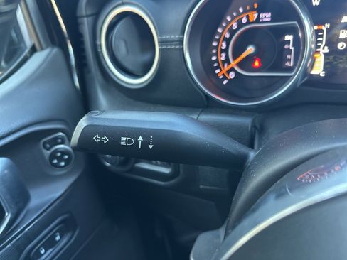 Used 2018 Jeep Wrangler Unlimited Sahara w/ LED Lighting Group image 52