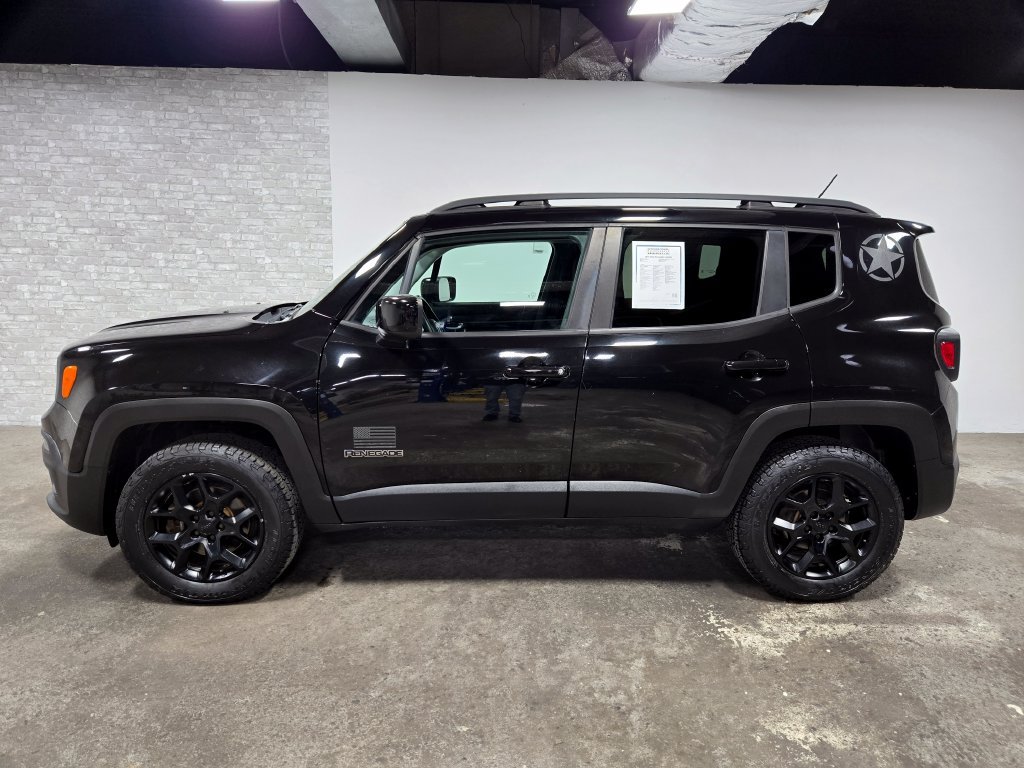 Used 2016 Jeep Renegade Latitude AWD/4WD image 2