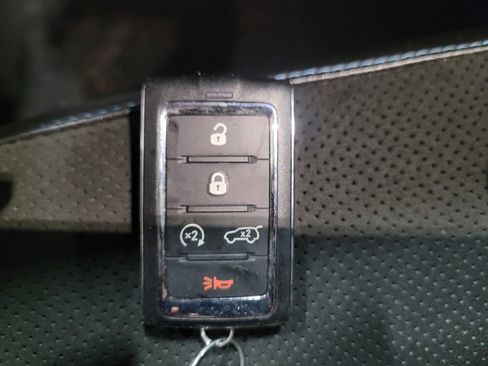 Used 2022 Jeep Grand Cherokee Trailhawk AWD/4WD image 32