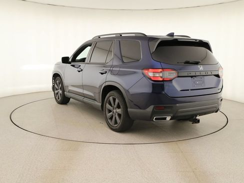 Used 2023 Honda Pilot Sport image 4
