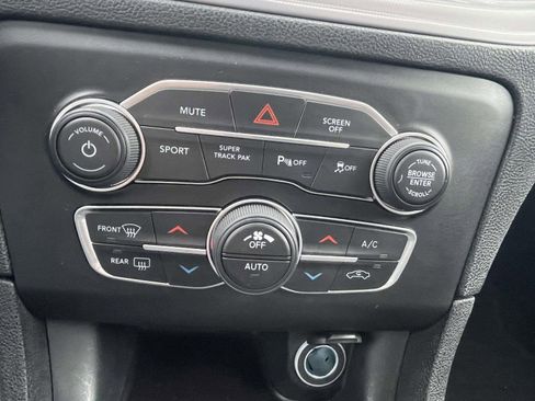 Used 2023 Dodge Charger R/T w/ Navigation & Travel Group image 28