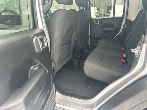 Used 2019 Jeep Wrangler Unlimited Sport S image 30