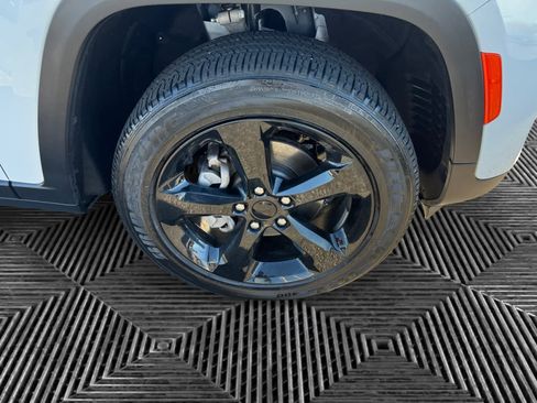 Certified 2023 Jeep Grand Cherokee Altitude image 27