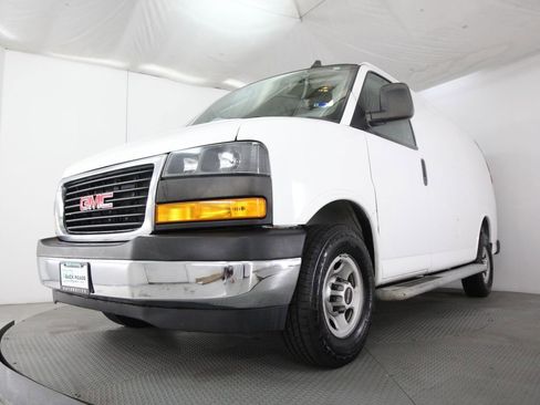 Used 2019 GMC Savana 2500 w/ Driver Convenience Package RWD image 3
