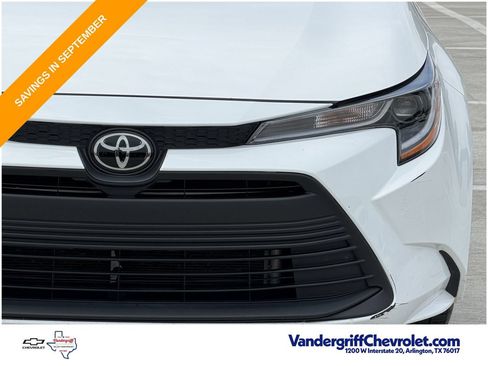 Used 2025 Toyota Corolla LE FWD image 8