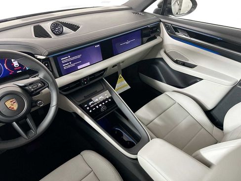 Certified 2025 Porsche Macan Electric image 22