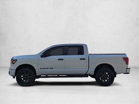 Used 2019 Nissan Titan SL w/ Midnight Edition AWD/4WD image 9